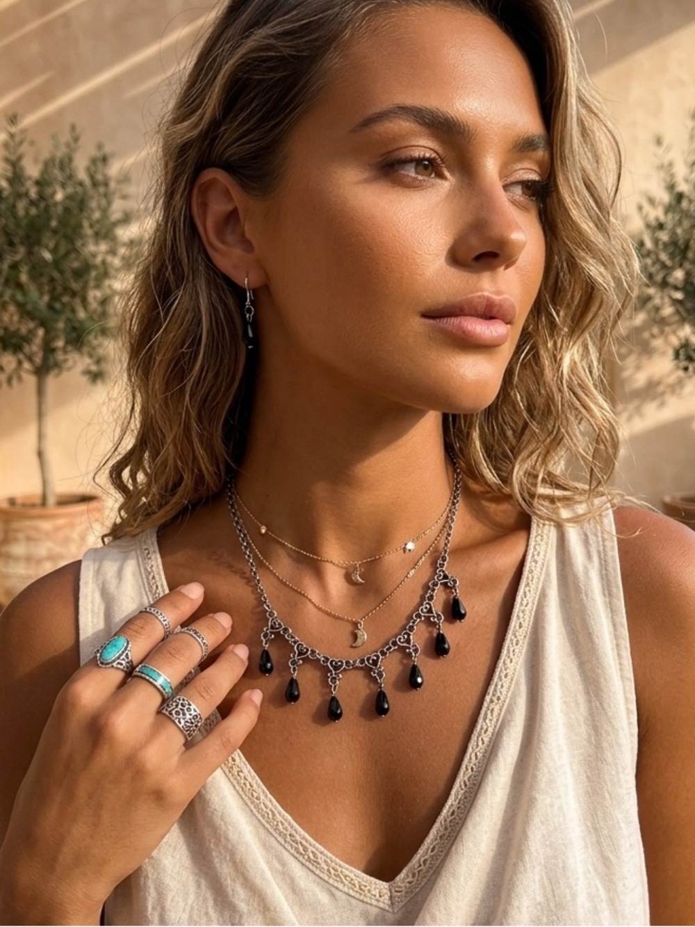 Vintage-Style Black Teardrop Dangle Choker / Necklace